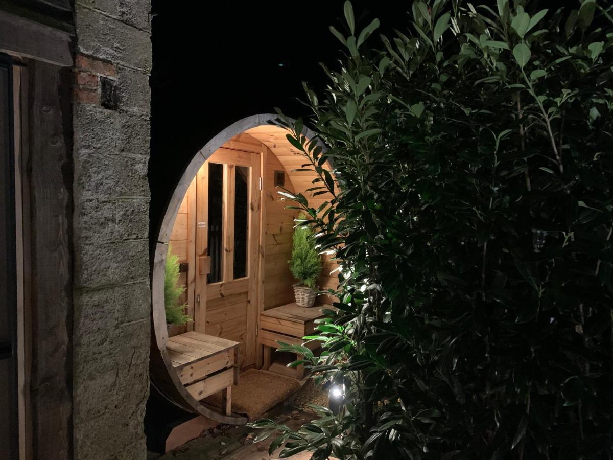 Boutique - Sauna And Jacuzzi - El Clandestino * Erezee